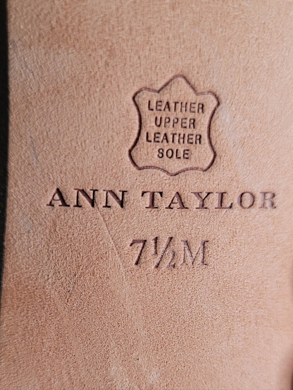 Ann Taylor Black Leather Ruffle Pumps Size 7.5 - Picture 8 of 9